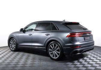 Подержанный автомобиль Audi Q8 2019 года (7 фото)