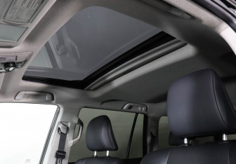 Подержанный автомобиль Toyota Land Cruiser Prado 2013 года (18 фото)