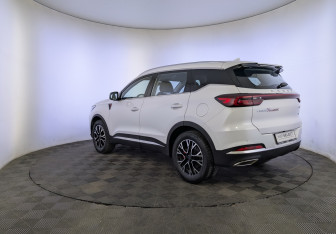 Подержанный автомобиль Chery Tiggo 7 Pro Max 2023 года (7 фото)
