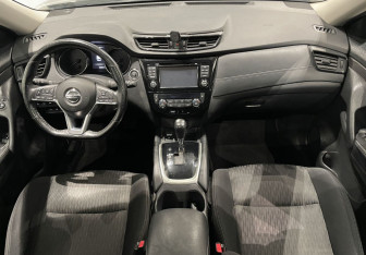 Подержанный автомобиль Nissan X-Trail 2018 года (10 фото)