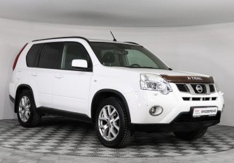 Подержанный автомобиль Nissan X-Trail 2011 года (3 фото)
