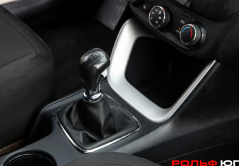 Подержанный автомобиль Kia Ceed Hatchback 2012 года (12 фото)