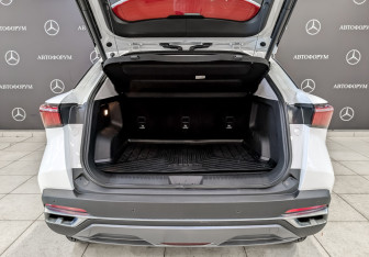 Подержанный автомобиль Omoda C5 2023 года (10 фото)