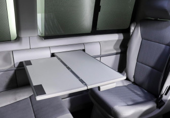 Подержанный автомобиль Volkswagen Multivan 2015 года (16 фото)