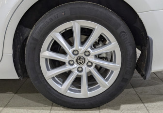 Подержанный автомобиль Toyota Camry Sedan 2021 года (12 фото)
