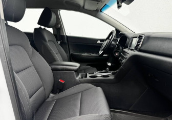 Подержанный автомобиль Kia Sportage 2017 года (10 фото)