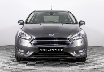 Подержанный автомобиль Ford Focus Hatchback 2015 года (2 фото)