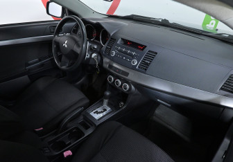Подержанный автомобиль Mitsubishi Lancer Sedan 2007 года (9 фото)