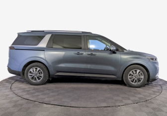 Подержанный автомобиль Kia Carnival 2022 года (4 фото)
