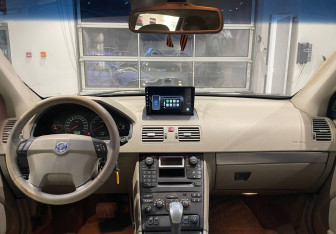 Подержанный автомобиль Volvo XC90 2004 года (11 фото)