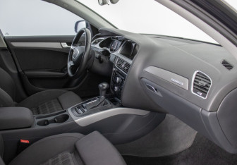 Подержанный автомобиль Audi A4 Sedan 2013 года (9 фото)