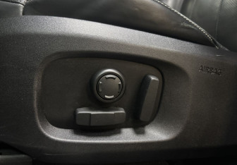 Подержанный автомобиль Land Rover Range Rover Evoque 2017 года (29 фото)