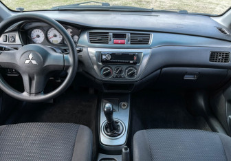 Подержанный автомобиль Mitsubishi Lancer Sedan 2007 года (12 фото)