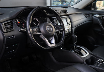 Подержанный автомобиль Nissan X-Trail 2021 года (12 фото)