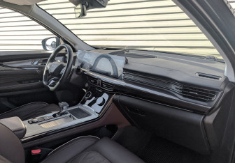 Подержанный автомобиль Exeed VX 2023 года (11 фото)