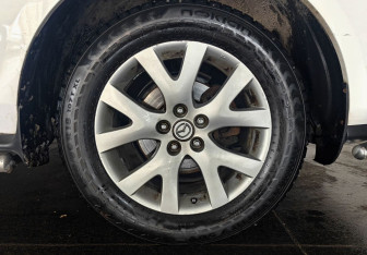 Подержанный автомобиль Mazda CX-7 2008 года (20 фото)