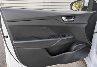 Подержанный автомобиль Hyundai Solaris Sedan 2021 года (19 фото)