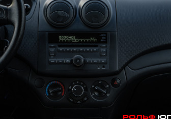 Подержанный автомобиль Chevrolet Aveo Hatchback 2011 года (12 фото)