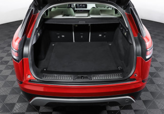 Подержанный автомобиль Land Rover Range Rover Velar 2017 года (10 фото)