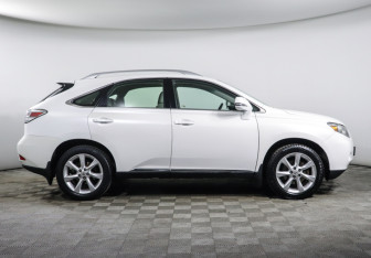 Подержанный автомобиль Lexus RX 2011 года (3 фото)