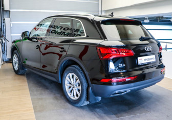 Подержанный автомобиль Audi Q5 2017 года (6 фото)
