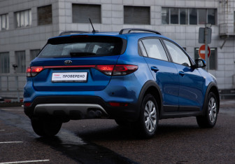 Подержанный автомобиль Kia Rio Hatchback 2019 года (8 фото)