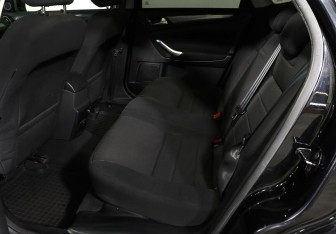 Подержанный автомобиль Ford Mondeo Sedan 2012 года (15 фото)