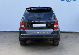 Подержанный автомобиль SsangYong Rexton 2010 года (6 фото)