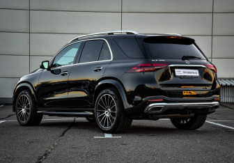 Подержанный автомобиль Mercedes-Benz GLE 2023 года (7 фото)