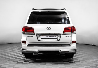 Подержанный автомобиль Lexus LX 2012 года (6 фото)