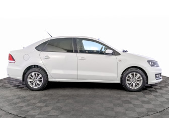 Подержанный автомобиль Volkswagen Polo Sedan 2016 года (4 фото)