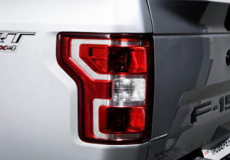 Подержанный автомобиль Ford F-150 2019 года (17 фото)