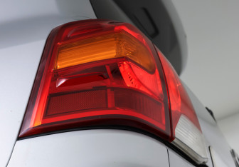 Подержанный автомобиль Toyota Land Cruiser Suv 2012 года (26 фото)
