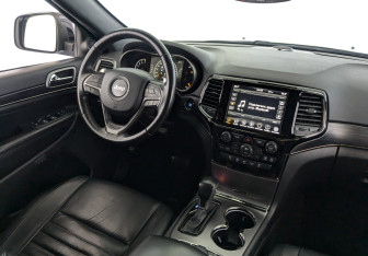 Подержанный автомобиль Jeep Grand Cherokee 2020 года (28 фото)