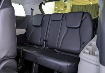 Подержанный автомобиль Kia Carnival 2021 года (13 фото)