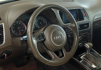 Подержанный автомобиль Audi Q5 2014 года (12 фото)