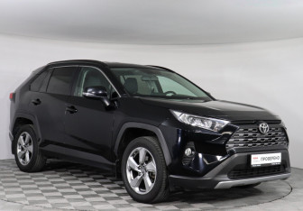 Подержанный автомобиль Toyota RAV4 2020 года (3 фото)