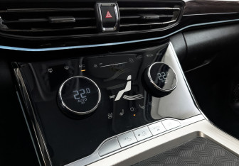 Подержанный автомобиль Exeed VX 2022 года (26 фото)