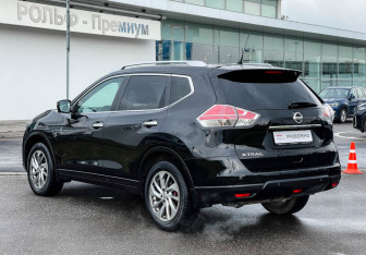 Подержанный автомобиль Nissan X-Trail 2015 года (7 фото)