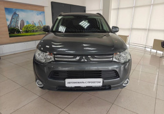 Подержанный автомобиль Mitsubishi Outlander 2013 года (2 фото)