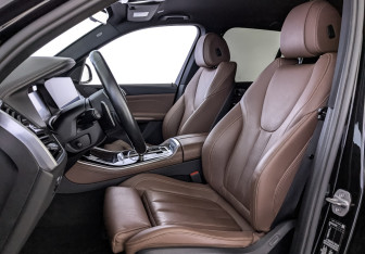 Подержанный автомобиль BMW X5 2020 года (20 фото)