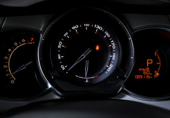 Подержанный автомобиль Citroen DS3 Hatchback 2010 года (17 фото)