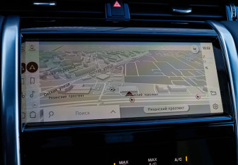 Подержанный автомобиль Land Rover Discovery Sport 2021 года (16 фото)