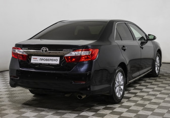 Подержанный автомобиль Toyota Camry Sedan 2014 года (5 фото)