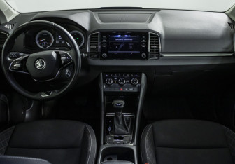 Подержанный автомобиль Skoda Karoq 2021 года (11 фото)