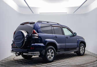 Подержанный автомобиль Toyota Land Cruiser Prado 2005 года (5 фото)