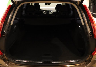 Подержанный автомобиль Volvo XC90 2016 года (27 фото)