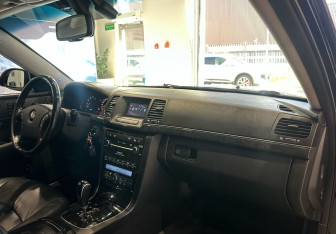 Подержанный автомобиль Kia Opirus 2008 года (10 фото)