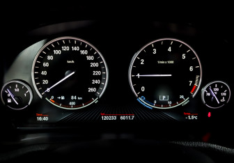 Подержанный автомобиль BMW X4 2018 года (13 фото)