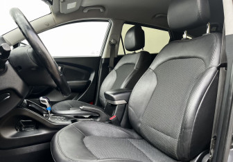 Подержанный автомобиль Hyundai ix35 2013 года (10 фото)